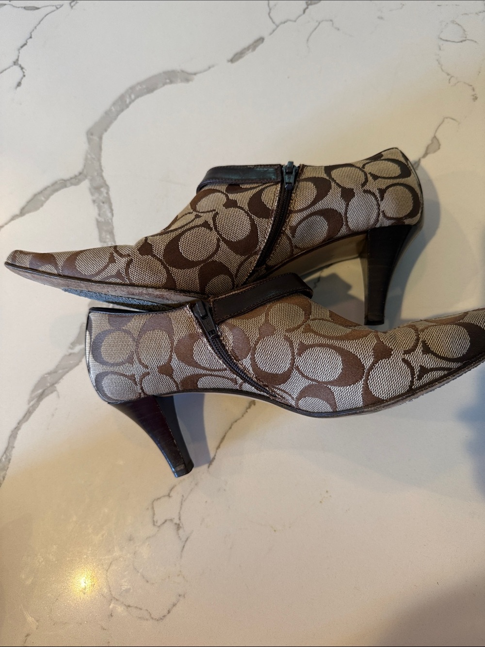 Coach Brown Signature Canvas Pointed Toe shootie Heels Made in Italy 7.5 - Picture 2 of 7